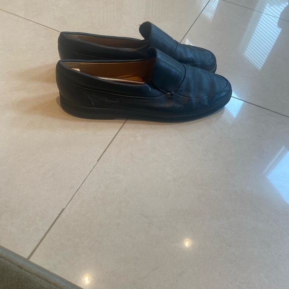 2 pairs of men’s  Bally shoes ! Great condition! Black and brown . Loafers
